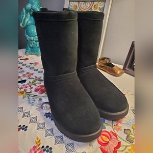 UGG waterproof short boot.